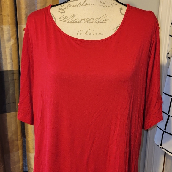 Red Short-Sleeve Top - Picture 3 of 9